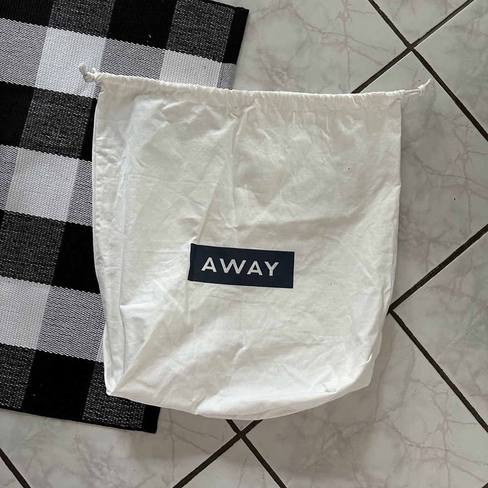 Away dust bag